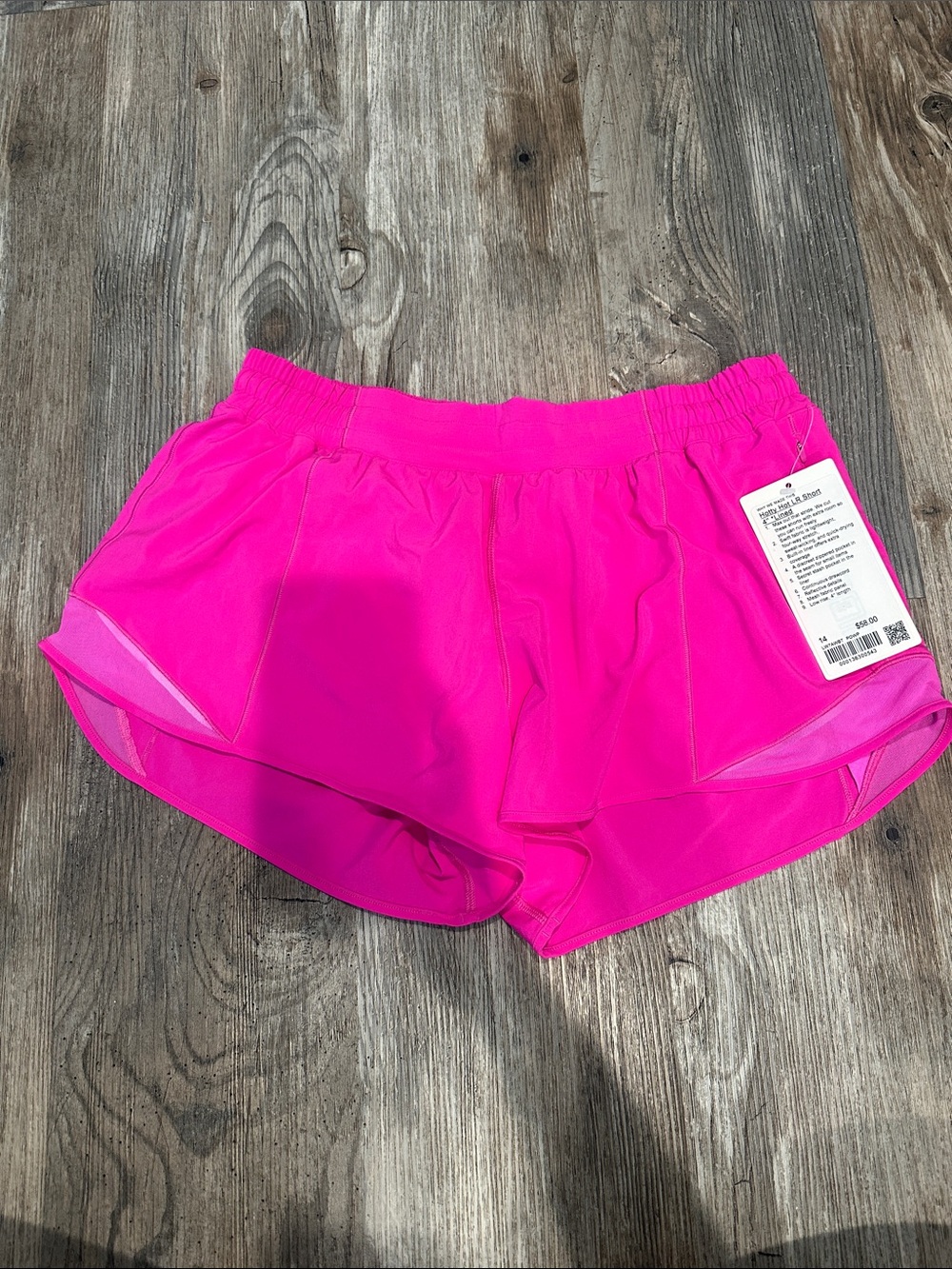 NEW! With tags! Lululemon Hotty Hot Low Rise Short 4" Pow Pink